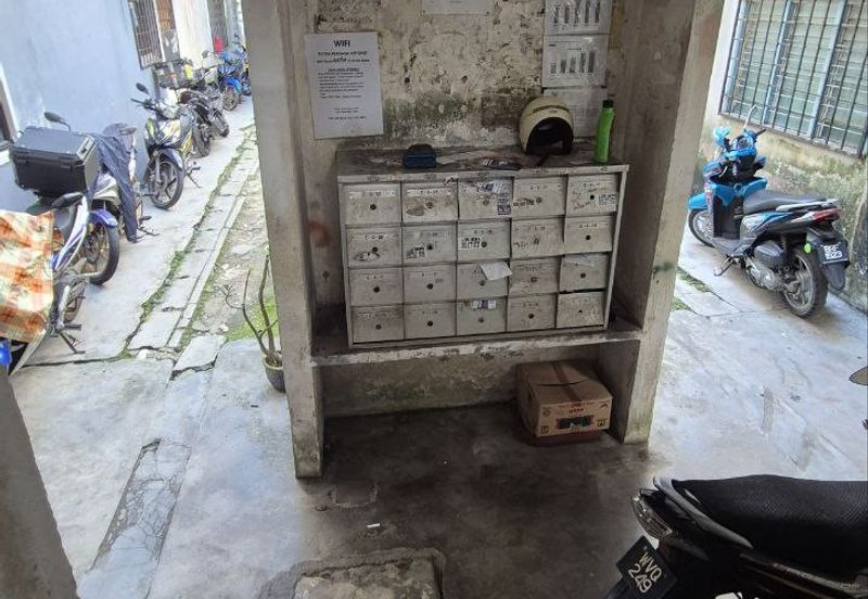 Dahlia Apartment, Putra Perdana