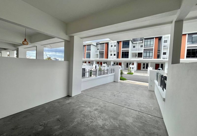 [BRAND NEW] Townhouse Taman Akasia Semenyih