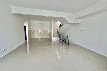 [BRAND NEW] Townhouse Taman Akasia Semenyih