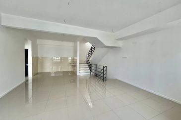 [BRAND NEW] Townhouse Taman Akasia Semenyih