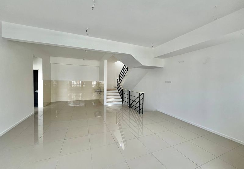 [BRAND NEW] Townhouse Taman Akasia Semenyih