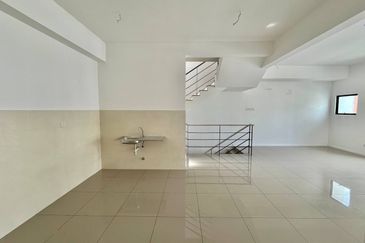 [BRAND NEW] Townhouse Taman Akasia Semenyih