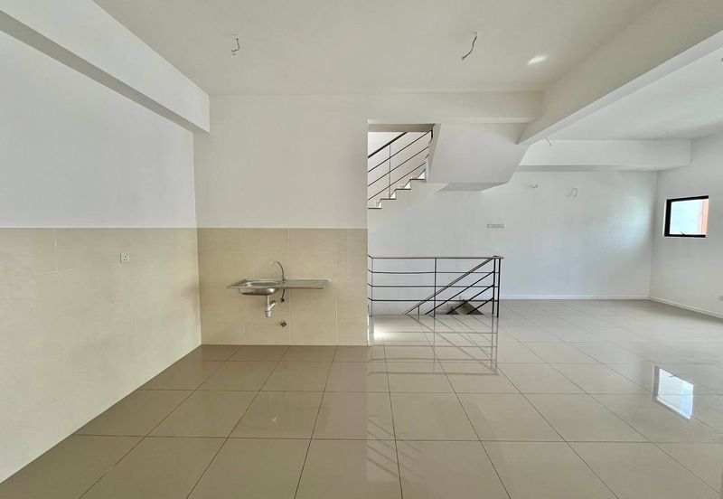[BRAND NEW] Townhouse Taman Akasia Semenyih
