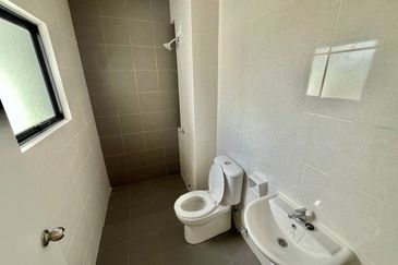[BRAND NEW] Townhouse Taman Akasia Semenyih