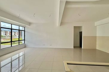 [BRAND NEW] Townhouse Taman Akasia Semenyih