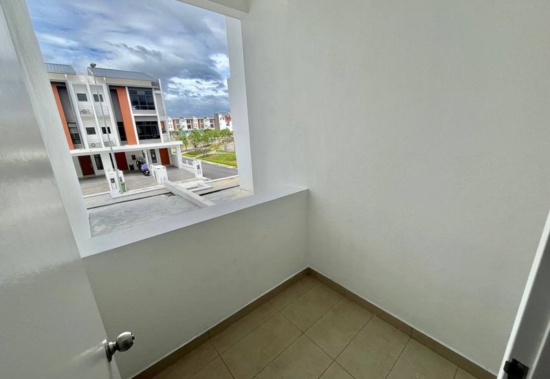 [BRAND NEW] Townhouse Taman Akasia Semenyih