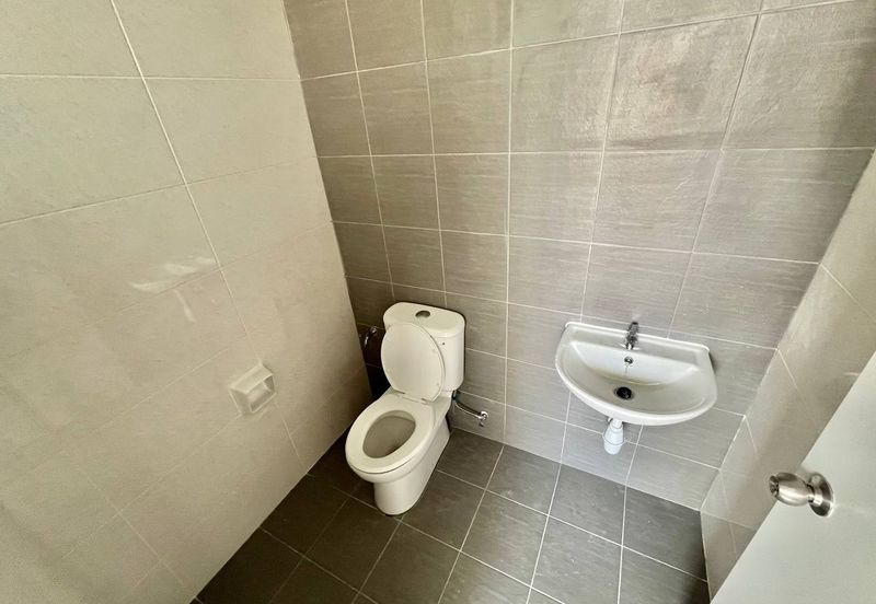 [BRAND NEW] Townhouse Taman Akasia Semenyih