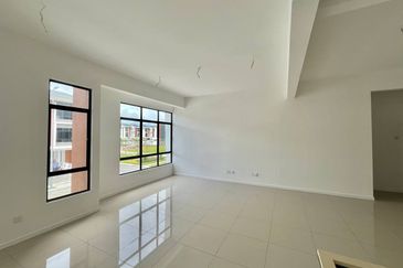 [BRAND NEW] Townhouse Taman Akasia Semenyih