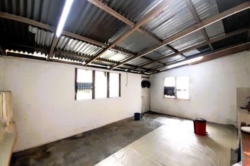 [HUGE LAND AREA] Single Storey Terrace House, Taman Malaysia, Teluk Intan Perak
