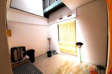 [HUGE LAND AREA] Single Storey Terrace House, Taman Malaysia, Teluk Intan Perak