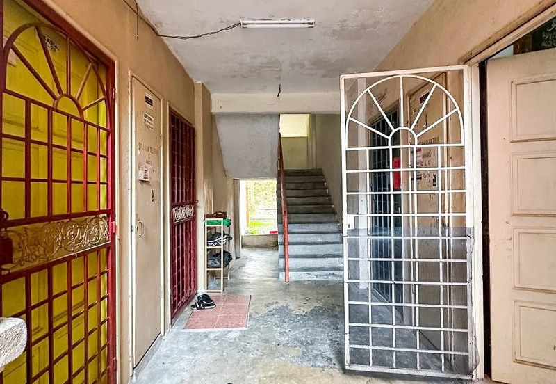 Residensi Warnasari 1