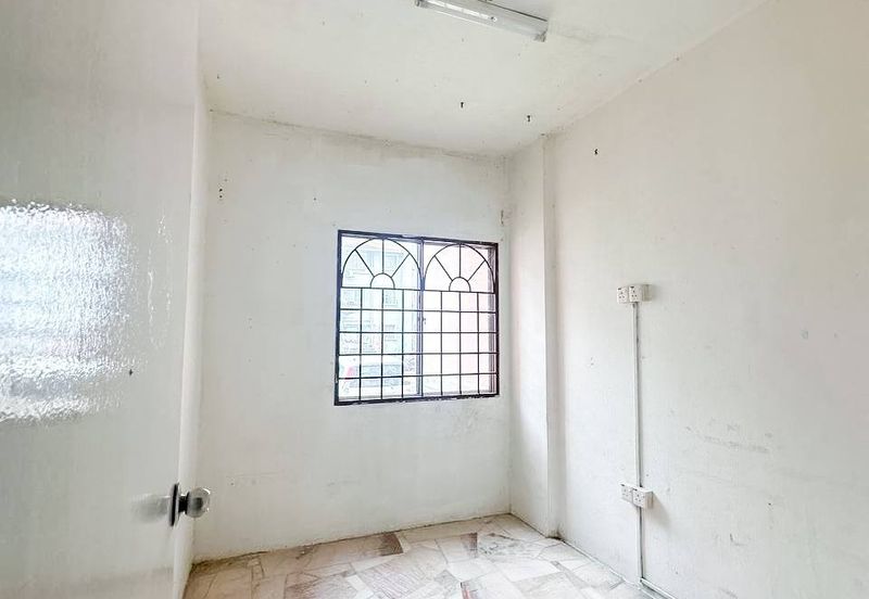 Residensi Warnasari 1