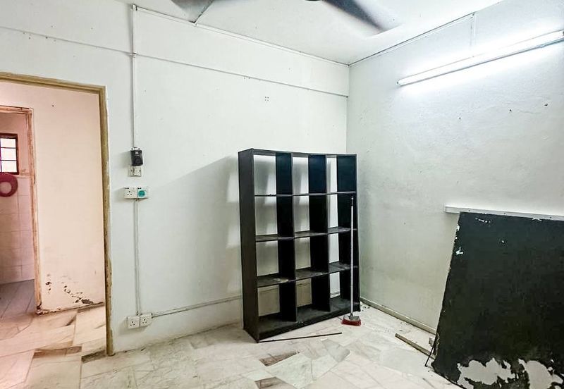 Residensi Warnasari 1