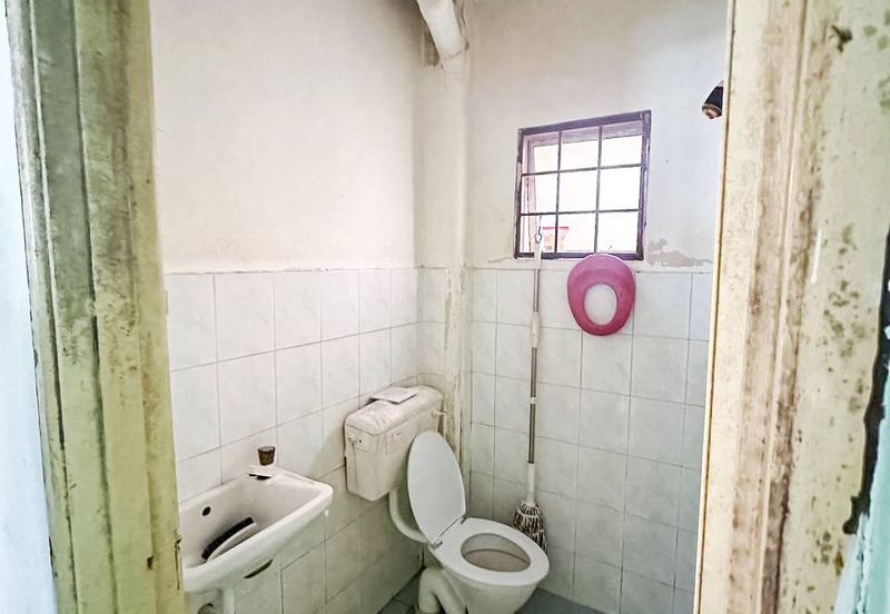 Residensi Warnasari 1