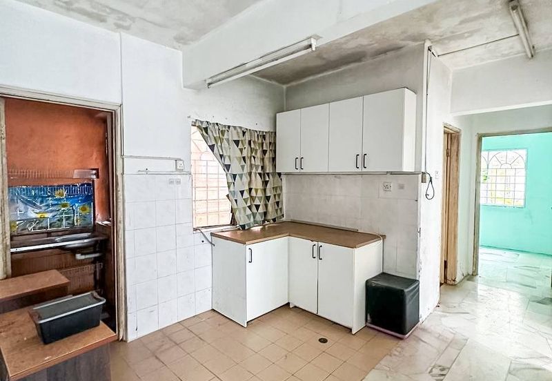 Residensi Warnasari 1