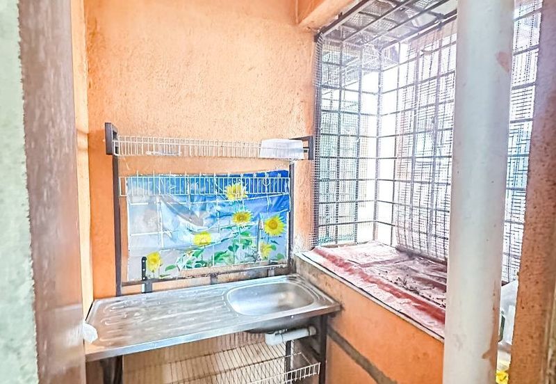 Residensi Warnasari 1