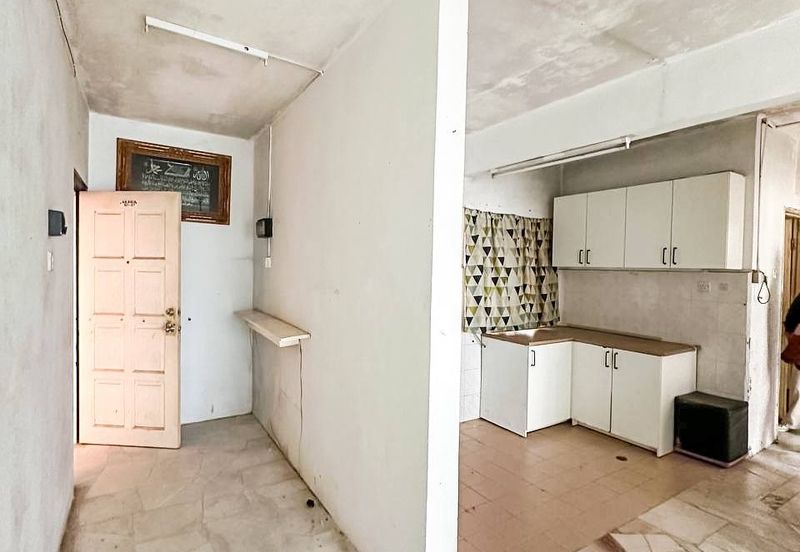 Residensi Warnasari 1