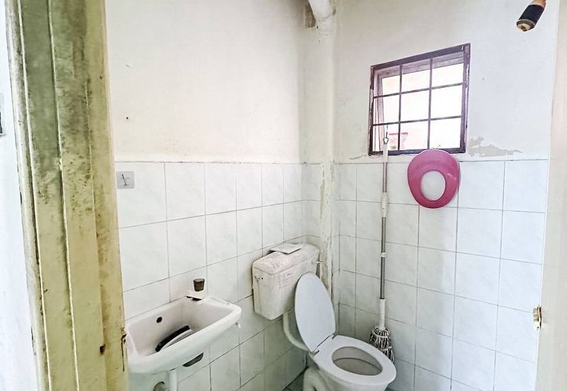 Residensi Warnasari 1