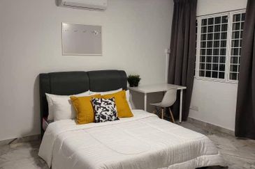 De Tropicana Condominium