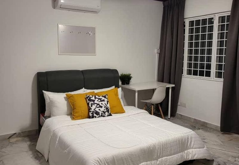 De Tropicana Condominium