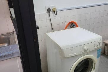 De Tropicana Condominium