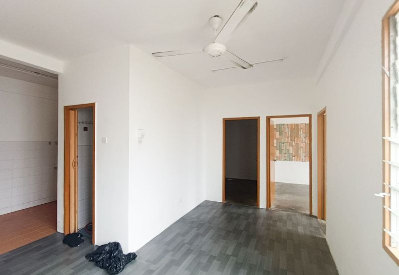 [LOW COST] Pangsapuri Sri Ayu, Bandar Putera Klang For Sale