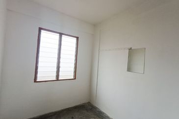 [LOW COST] Pangsapuri Sri Ayu, Bandar Putera Klang For Sale