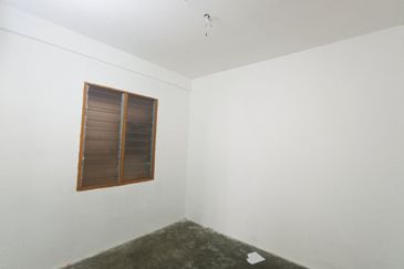 [LOW COST] Pangsapuri Sri Ayu, Bandar Putera Klang For Sale