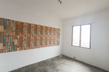 [LOW COST] Pangsapuri Sri Ayu, Bandar Putera Klang For Sale