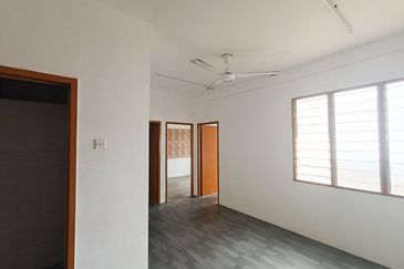 [LOW COST] Pangsapuri Sri Ayu, Bandar Putera Klang For Sale