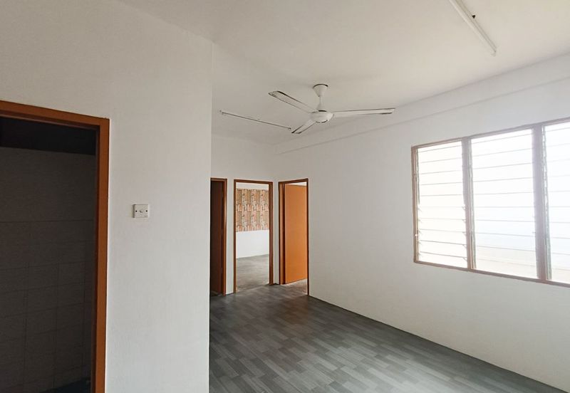 [LOW COST] Pangsapuri Sri Ayu, Bandar Putera Klang For Sale