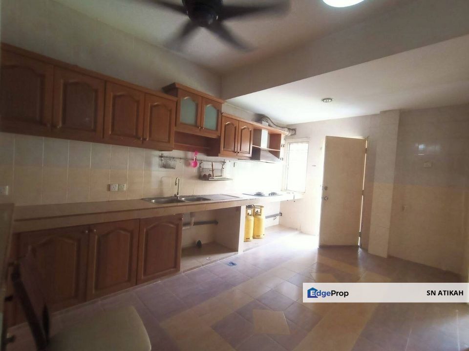 [PARTIALLY FURNISHED] Rumah Teres 2 Tingkat Bandar Seri Putra, Bangi (2.3km ke Selangor Islamic University), Selangor, Bangi