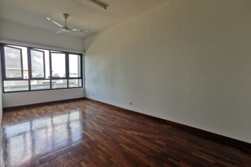 I Residence @ I City