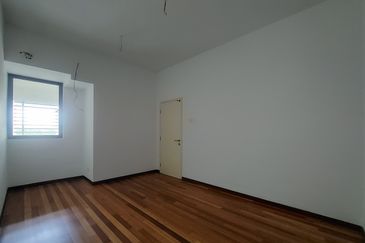 Renai Jelutong Residences