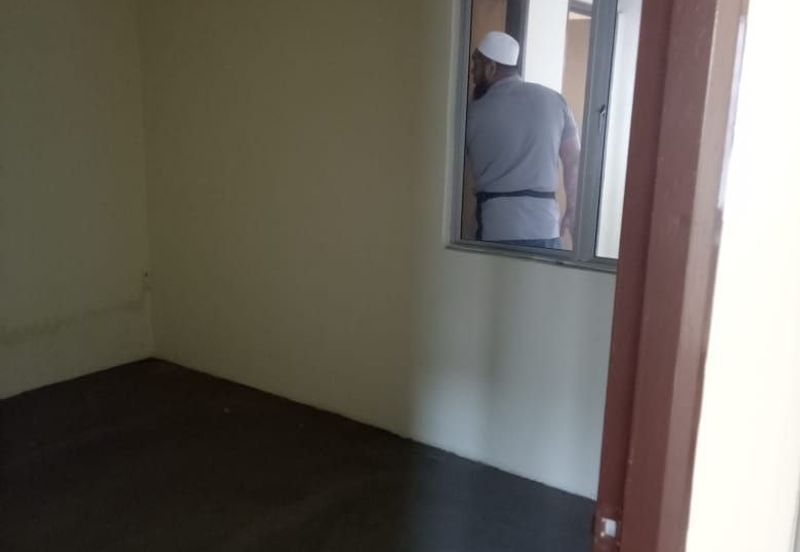 Rumah Pangsa Impian, Bandar Saujana Putra