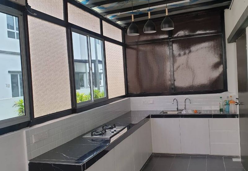 Persiaran Puncak Alam 1 