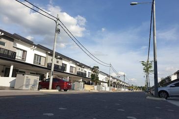 Persiaran Puncak Alam 1 