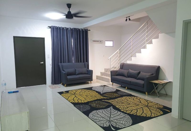 Persiaran Puncak Alam 1 