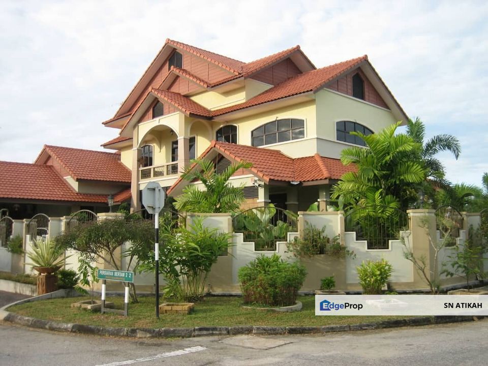 Exclusive Bungalow at Penang Golf Resort For Sale, Penang, Bertam