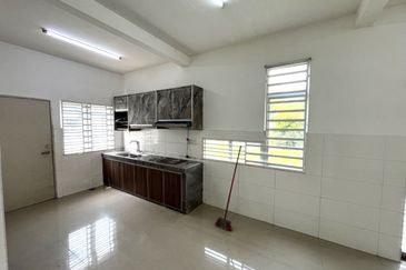 Kota Puteri, Batu Arang