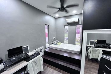 [RENOVATED & FULLY EXTENDED] 2 Storey Terrace End Lot Bakawali, Bukit Sentosa 3 Rawang