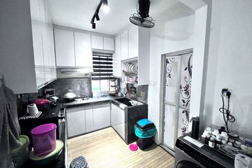 [RENOVATED & FULLY EXTENDED] 2 Storey Terrace End Lot Bakawali, Bukit Sentosa 3 Rawang