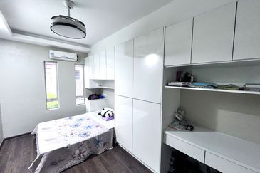 [RENOVATED & FULLY EXTENDED] 2 Storey Terrace End Lot Bakawali, Bukit Sentosa 3 Rawang