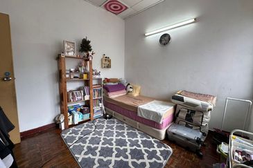 INTERMEDIATE | DOUBLE STOREY SEKSYEN 4 BANDAR BARU BANGI