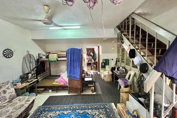 (FACING OPEN) 2- STOREY SS19 SUBANG JAYA