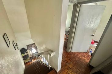 (FACING OPEN) 2- STOREY SS19 SUBANG JAYA