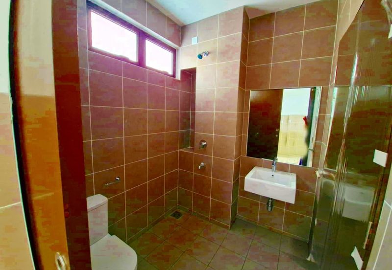 END LOT | DOUBLE STOREY TERRACE BANDAR SERENIA (TYPE ANIRA)