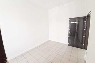 END LOT | DOUBLE STOREY TERRACE BANDAR SERENIA (TYPE ANIRA)