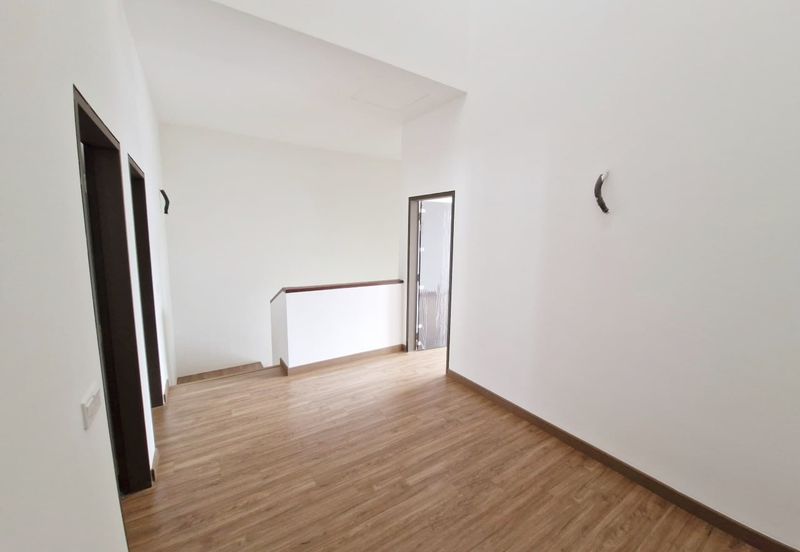 END LOT | DOUBLE STOREY TERRACE BANDAR SERENIA (TYPE ANIRA)