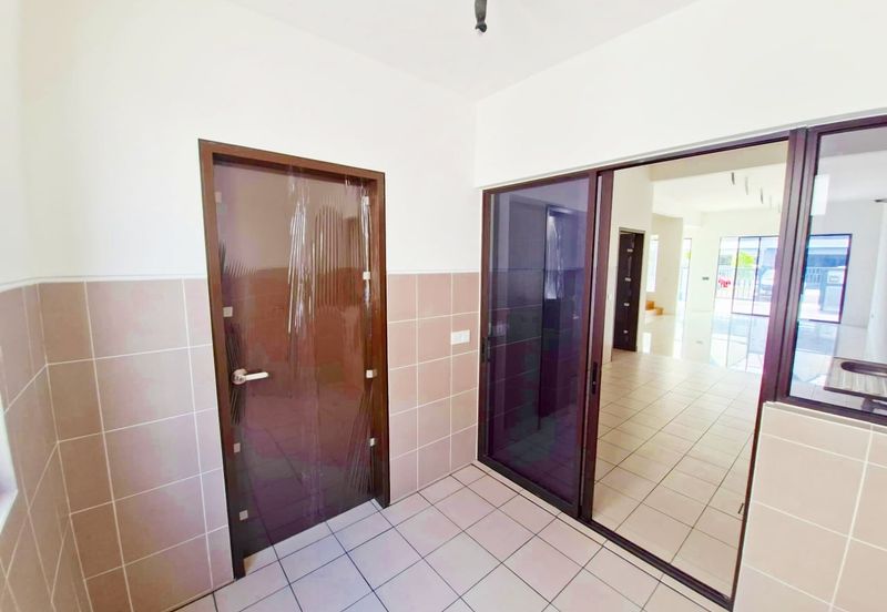 END LOT | DOUBLE STOREY TERRACE BANDAR SERENIA (TYPE ANIRA)